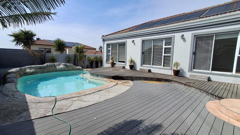 4 Bedroom Property for Sale in West Beach Western Cape